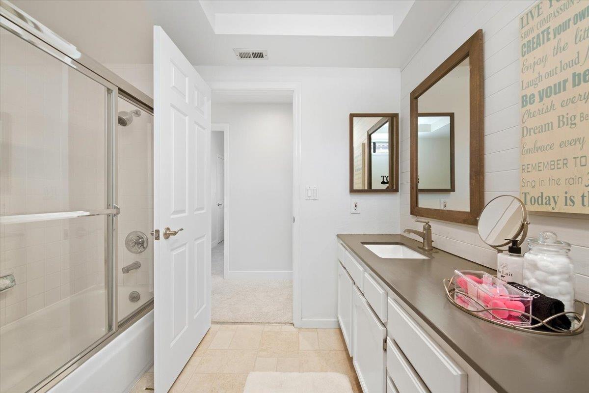 Detail Gallery Image 29 of 38 For 5915 Vista Loop, San Jose,  CA 95124 - 4 Beds | 3 Baths