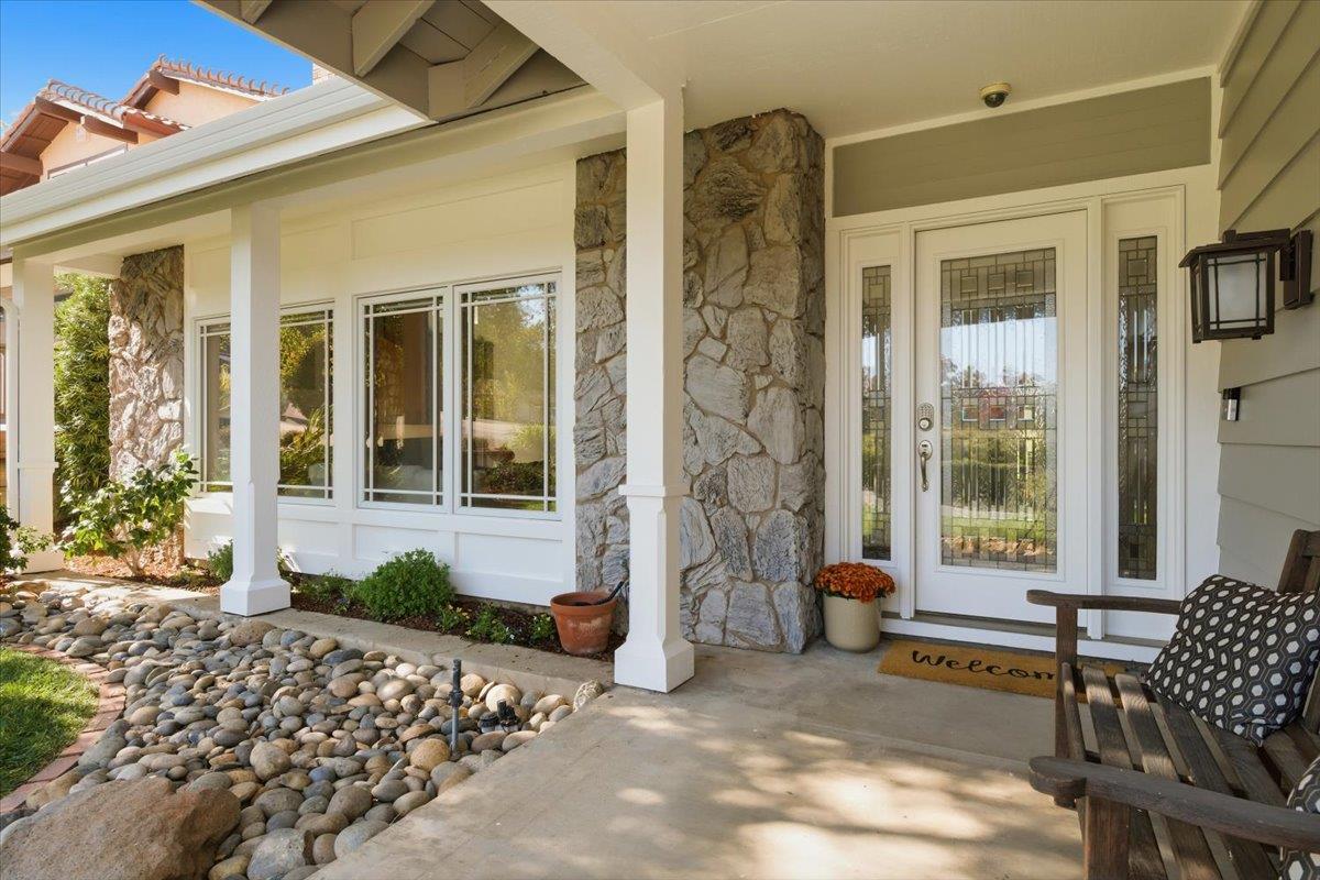 Detail Gallery Image 3 of 38 For 5915 Vista Loop, San Jose,  CA 95124 - 4 Beds | 3 Baths