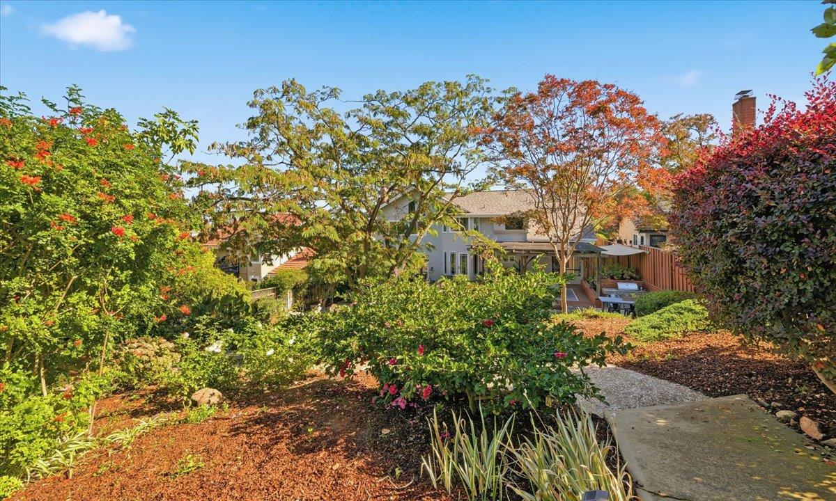 Detail Gallery Image 34 of 38 For 5915 Vista Loop, San Jose,  CA 95124 - 4 Beds | 3 Baths