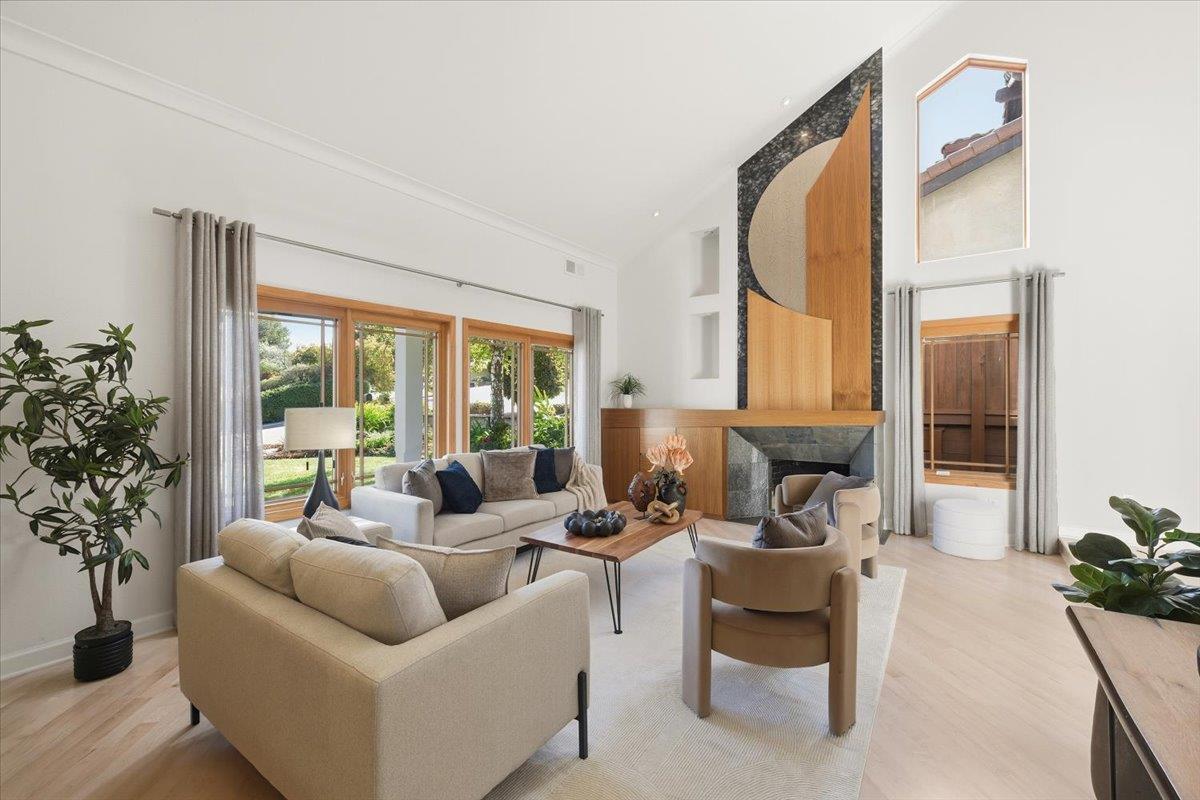 Detail Gallery Image 6 of 38 For 5915 Vista Loop, San Jose,  CA 95124 - 4 Beds | 3 Baths