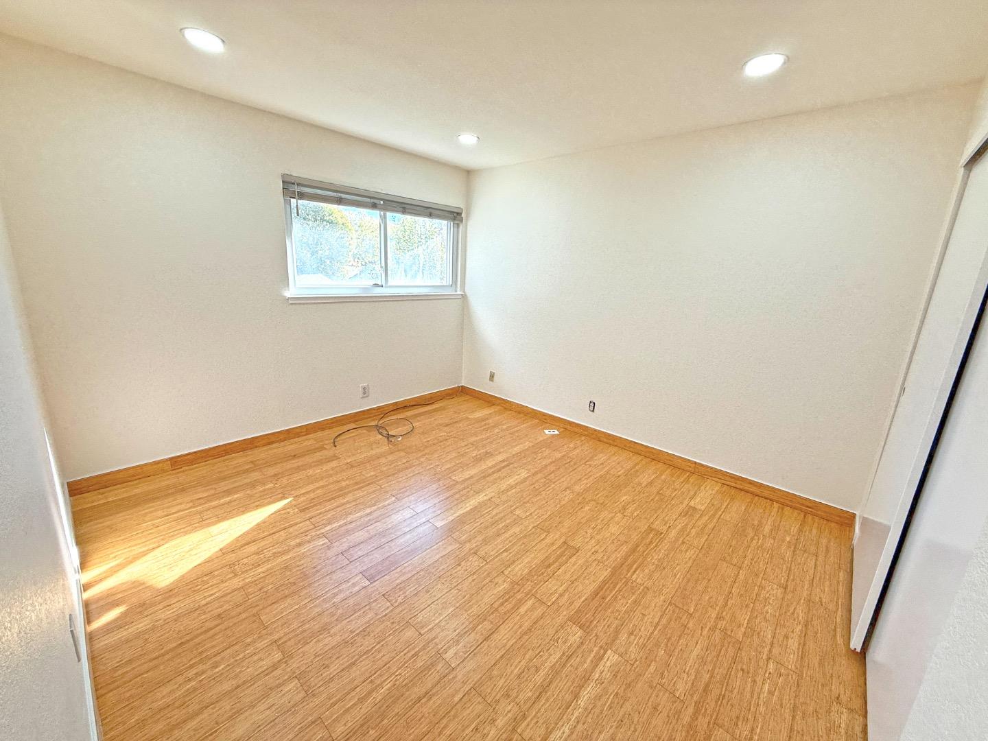 Detail Gallery Image 8 of 14 For 1776 Loch Ness Way, San Jose,  CA 95121 - 4 Beds | 2 Baths