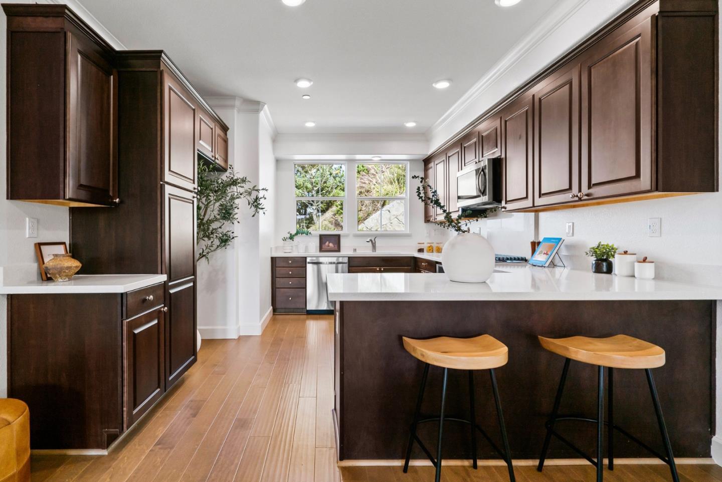 Detail Gallery Image 12 of 31 For 100 Chelsea Ct #B,  Daly City,  CA 94014 - 2 Beds | 2 Baths