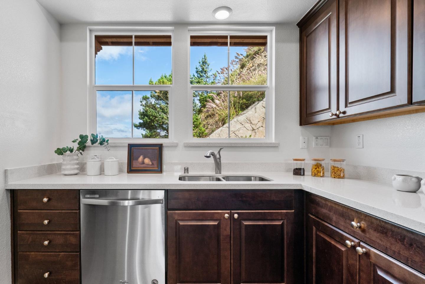 Detail Gallery Image 14 of 31 For 100 Chelsea Ct #B,  Daly City,  CA 94014 - 2 Beds | 2 Baths