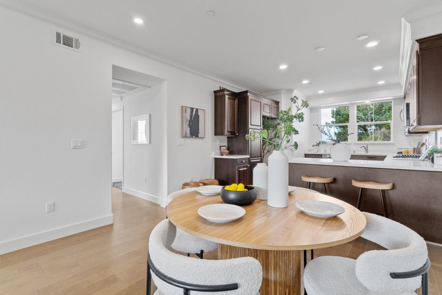 Detail Gallery Image 7 of 31 For 100 Chelsea Ct #B,  Daly City,  CA 94014 - 2 Beds | 2 Baths