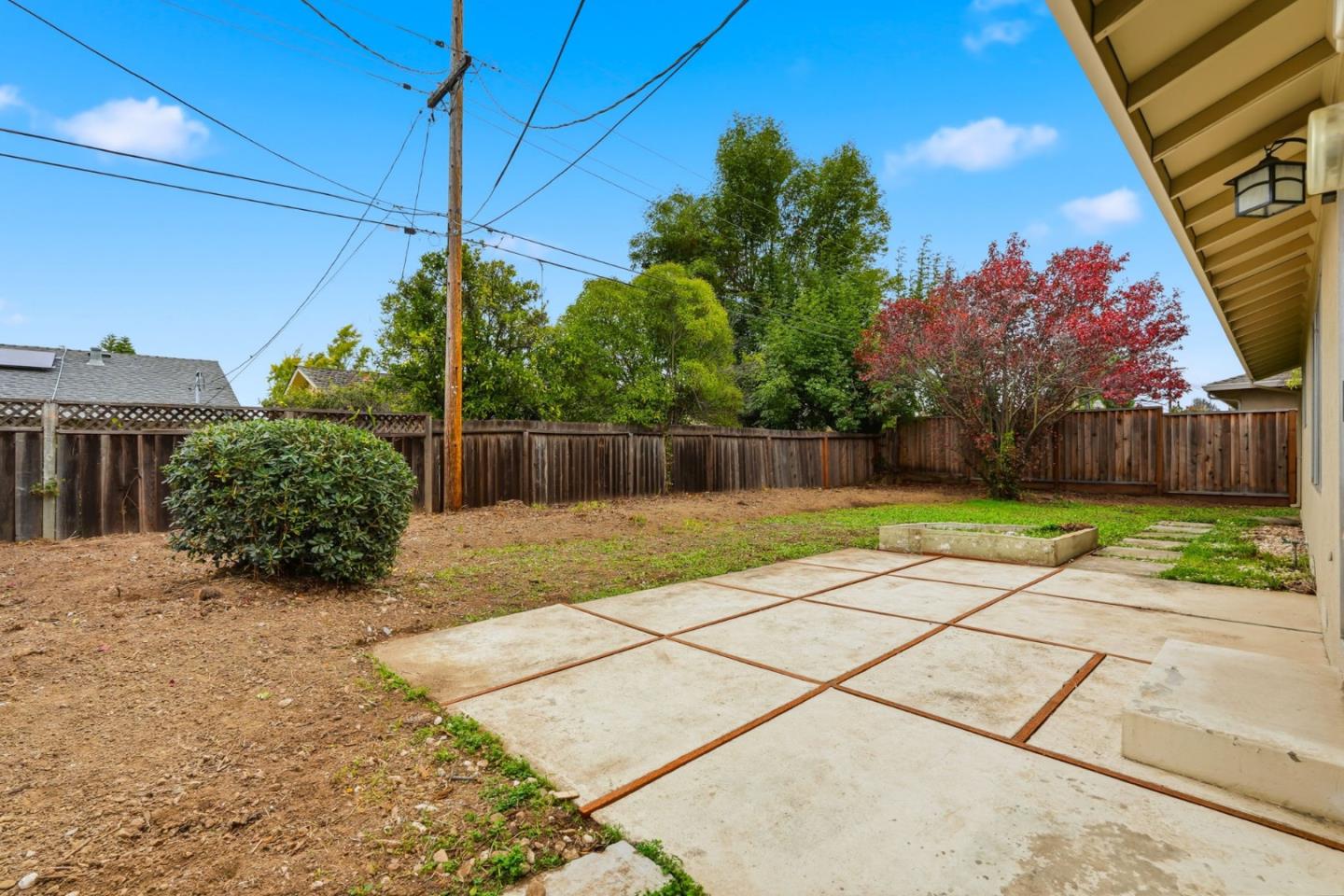 Detail Gallery Image 5 of 10 For 1550 Meadowlark Ln, Sunnyvale,  CA 94087 - 3 Beds | 2 Baths