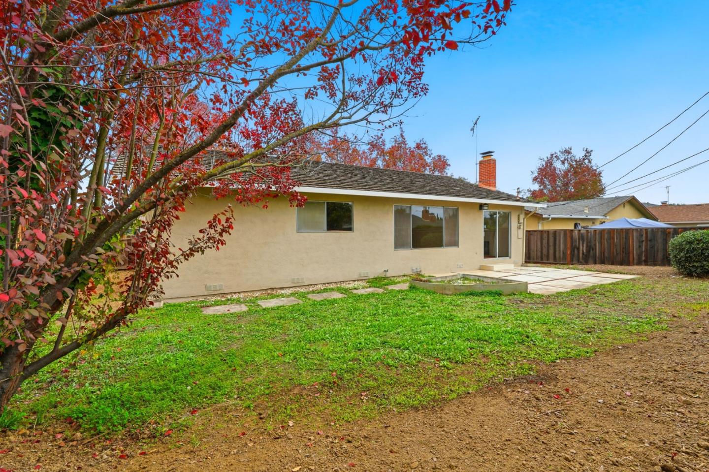 Detail Gallery Image 8 of 10 For 1550 Meadowlark Ln, Sunnyvale,  CA 94087 - 3 Beds | 2 Baths