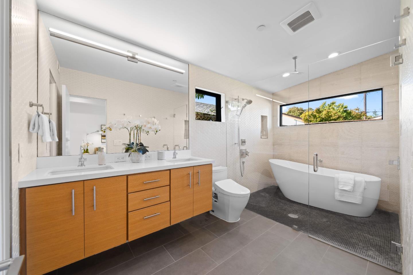 Detail Gallery Image 23 of 54 For 359 Stowell Ave, Sunnyvale,  CA 94085 - 4 Beds | 3 Baths