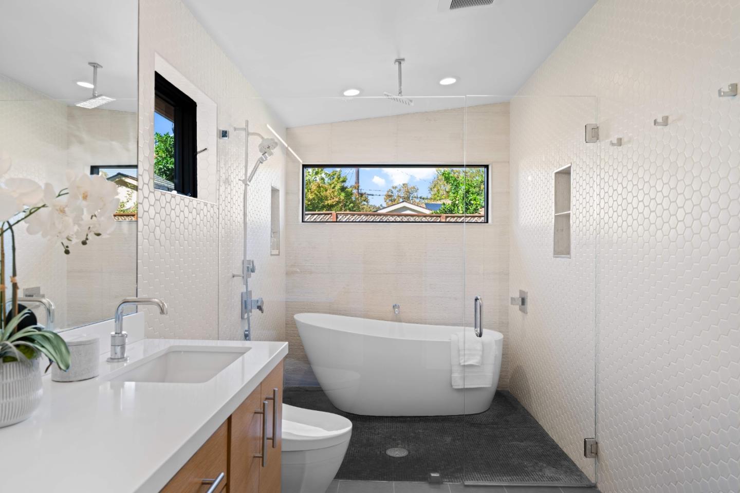 Detail Gallery Image 24 of 54 For 359 Stowell Ave, Sunnyvale,  CA 94085 - 4 Beds | 3 Baths