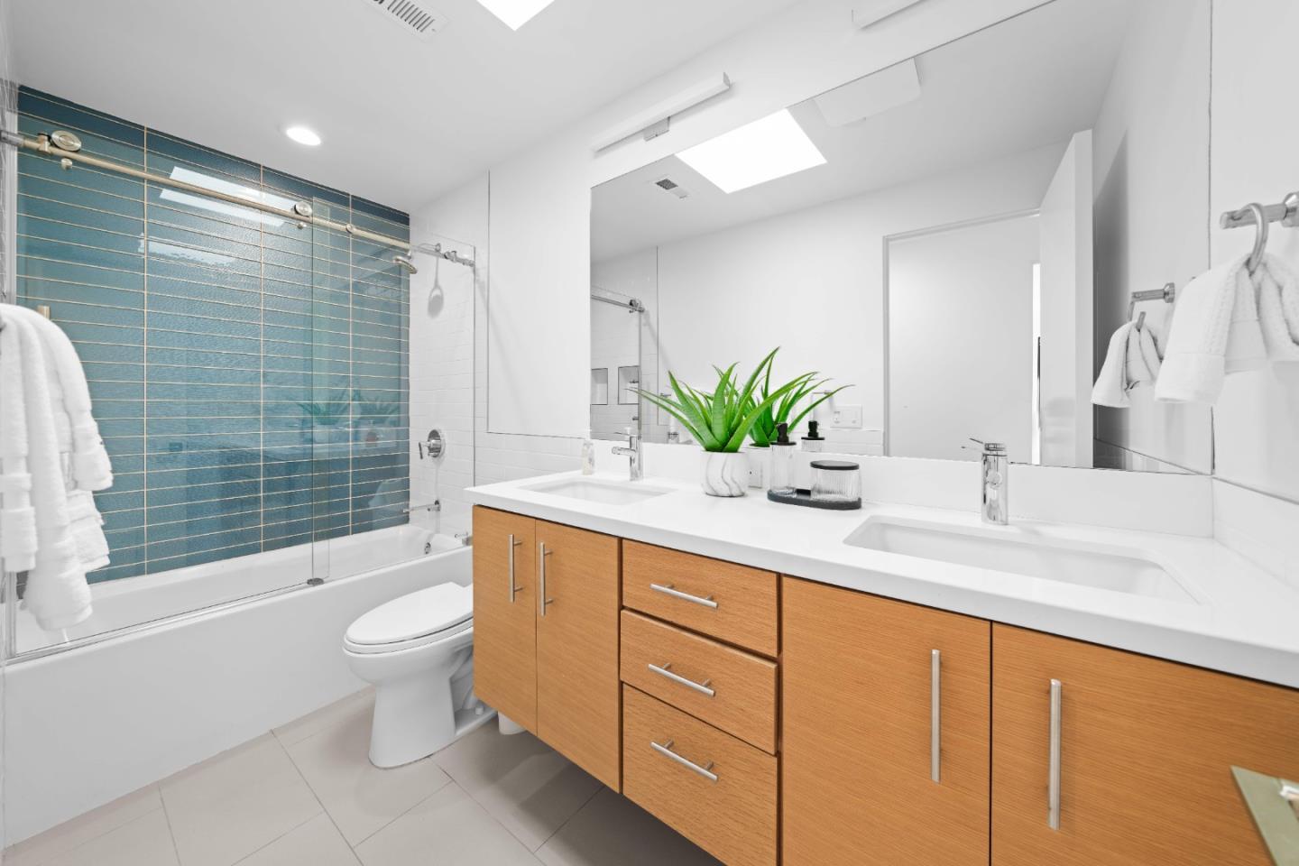 Detail Gallery Image 33 of 54 For 359 Stowell Ave, Sunnyvale,  CA 94085 - 4 Beds | 3 Baths