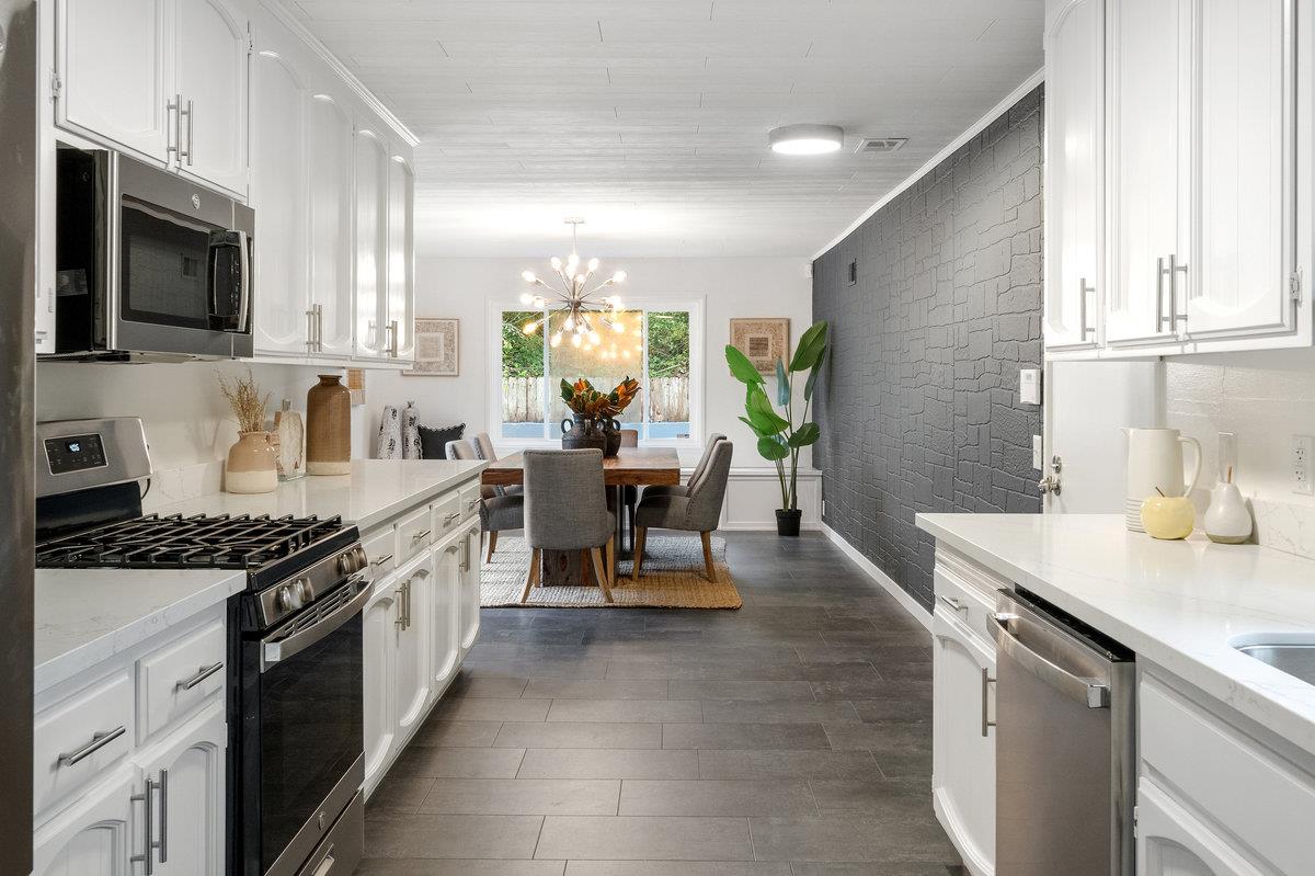 Detail Gallery Image 17 of 36 For 2341 Rollingwood Dr, San Bruno,  CA 94066 - 3 Beds | 2 Baths