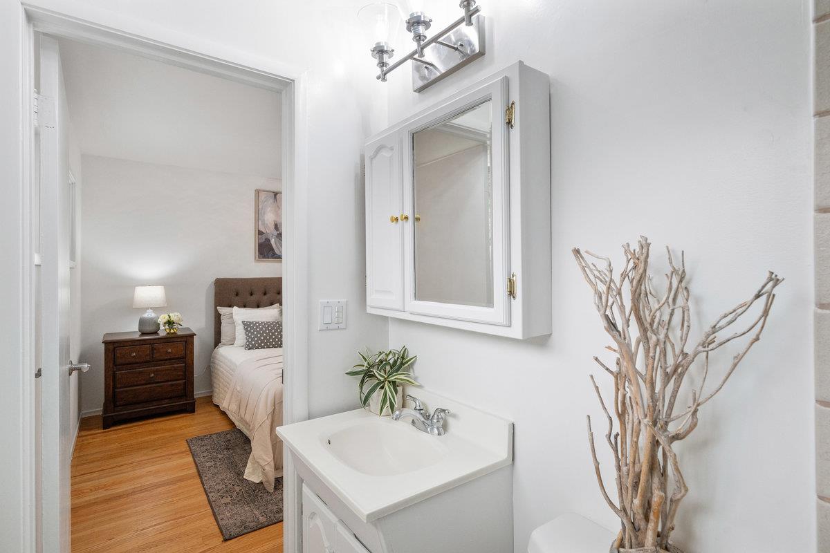 Detail Gallery Image 21 of 36 For 2341 Rollingwood Dr, San Bruno,  CA 94066 - 3 Beds | 2 Baths