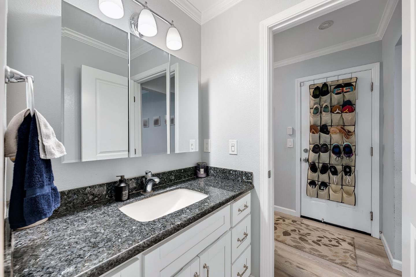 Detail Gallery Image 5 of 17 For 117 Verde Ct, Los Gatos,  CA 95032 - 2 Beds | 2 Baths