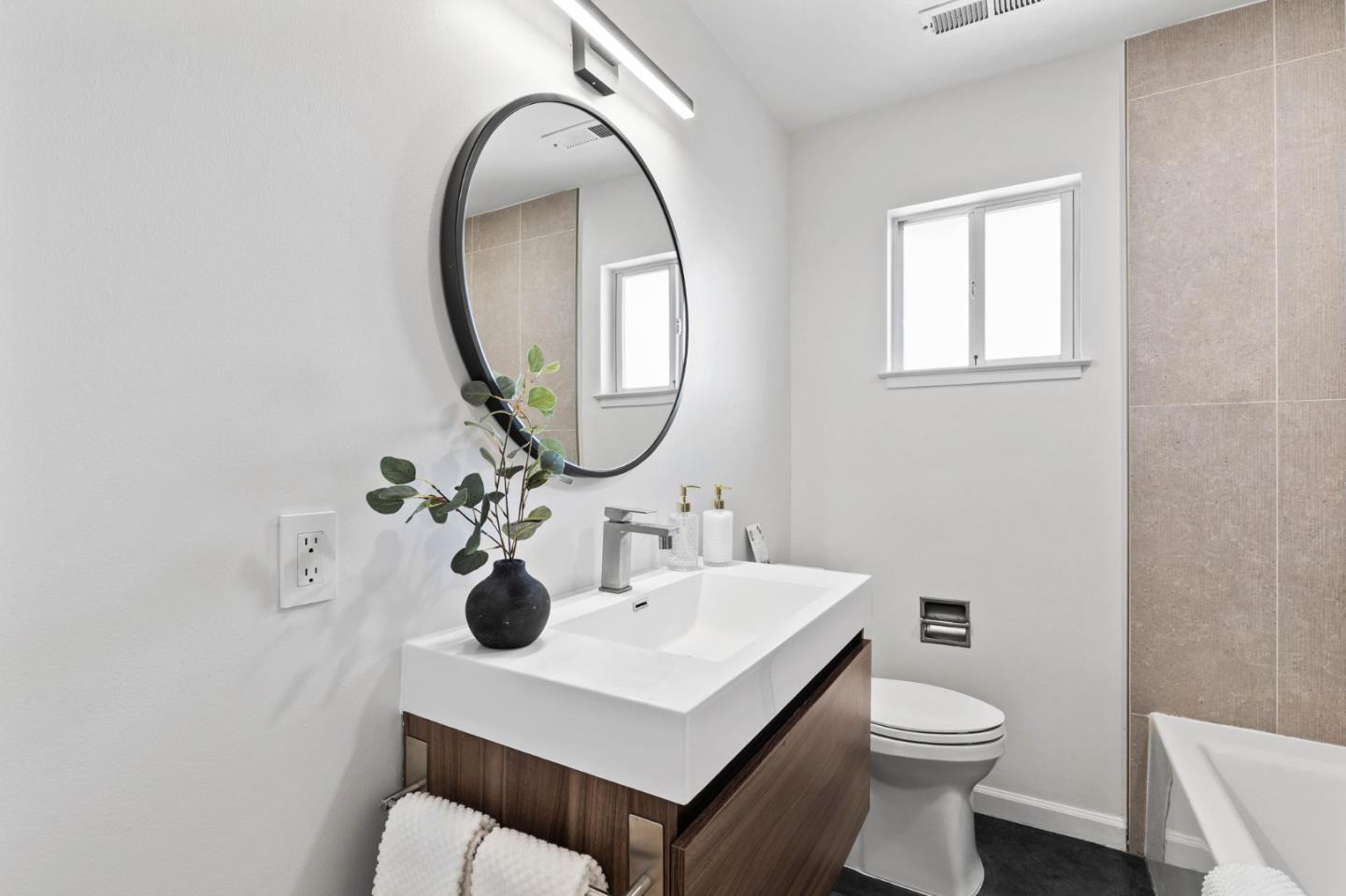 Detail Gallery Image 16 of 26 For 3689 Jarvis Ave, San Jose,  CA 95118 - 3 Beds | 1 Baths