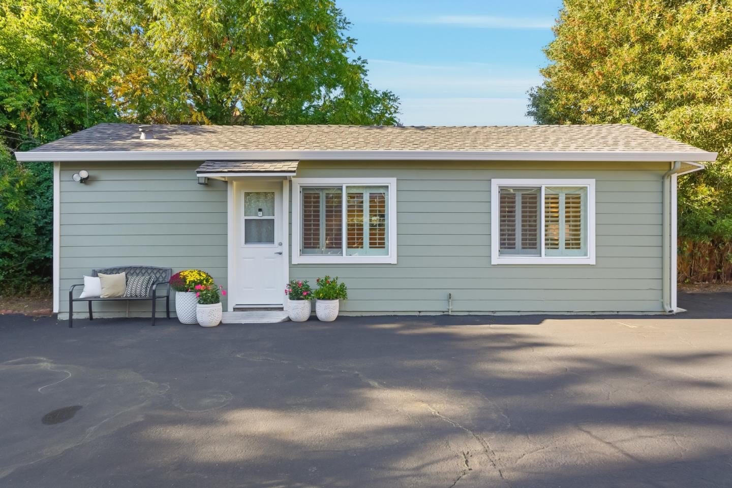 Detail Gallery Image 31 of 54 For 333 Roble Ave, Redwood City,  CA 94061 - 3 Beds | 2 Baths