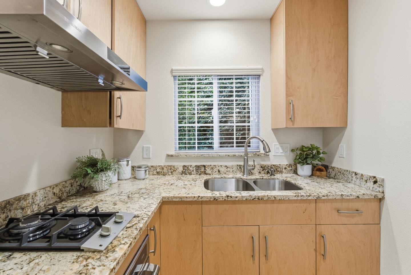 Detail Gallery Image 35 of 54 For 333 Roble Ave, Redwood City,  CA 94061 - 3 Beds | 2 Baths