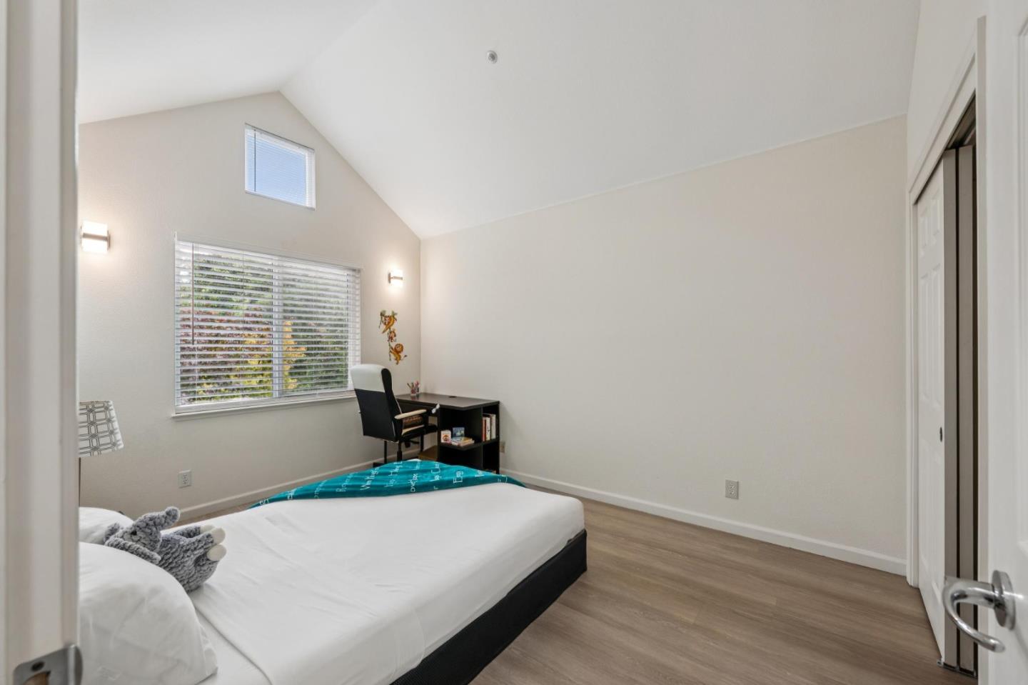 Detail Gallery Image 18 of 32 For 600 Willow Rd #8,  Menlo Park,  CA 94025 - 2 Beds | 2/1 Baths