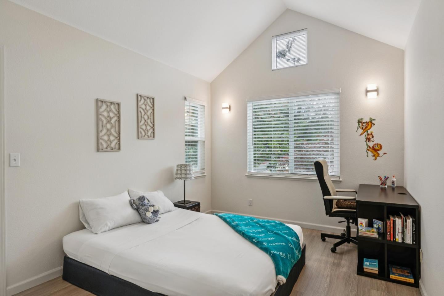 Detail Gallery Image 19 of 32 For 600 Willow Rd #8,  Menlo Park,  CA 94025 - 2 Beds | 2/1 Baths