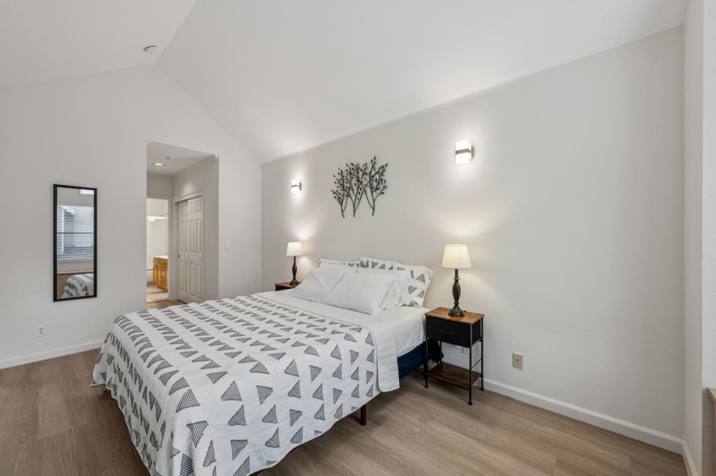 Detail Gallery Image 22 of 32 For 600 Willow Rd #8,  Menlo Park,  CA 94025 - 2 Beds | 2/1 Baths