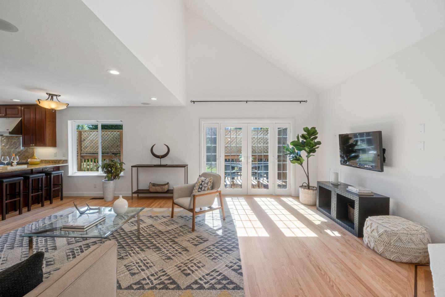 Detail Gallery Image 13 of 50 For 420 Valdez Ave, Half Moon Bay,  CA 94019 - 4 Beds | 3 Baths