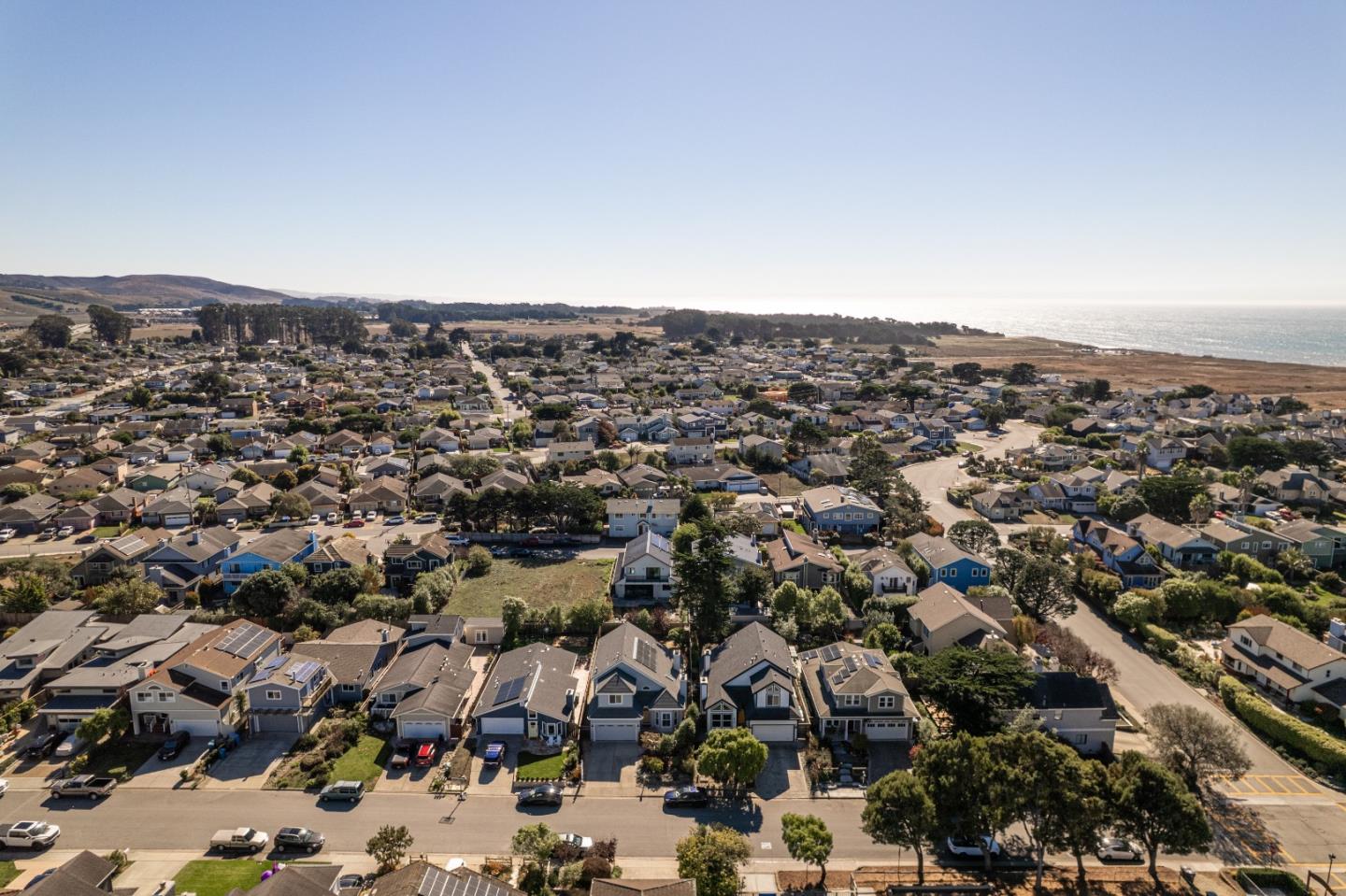 Detail Gallery Image 41 of 50 For 420 Valdez Ave, Half Moon Bay,  CA 94019 - 4 Beds | 3 Baths