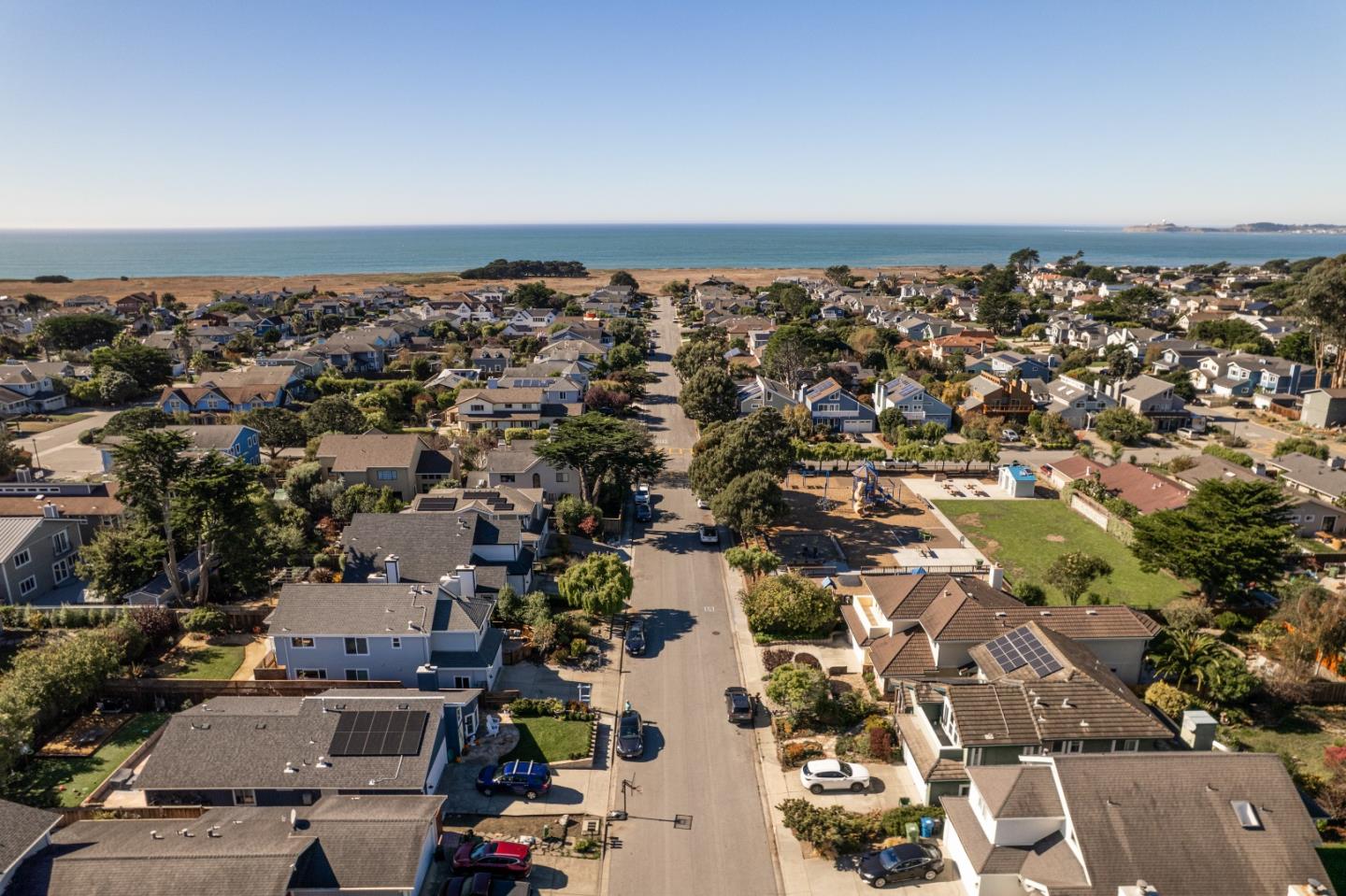 Detail Gallery Image 45 of 50 For 420 Valdez Ave, Half Moon Bay,  CA 94019 - 4 Beds | 3 Baths