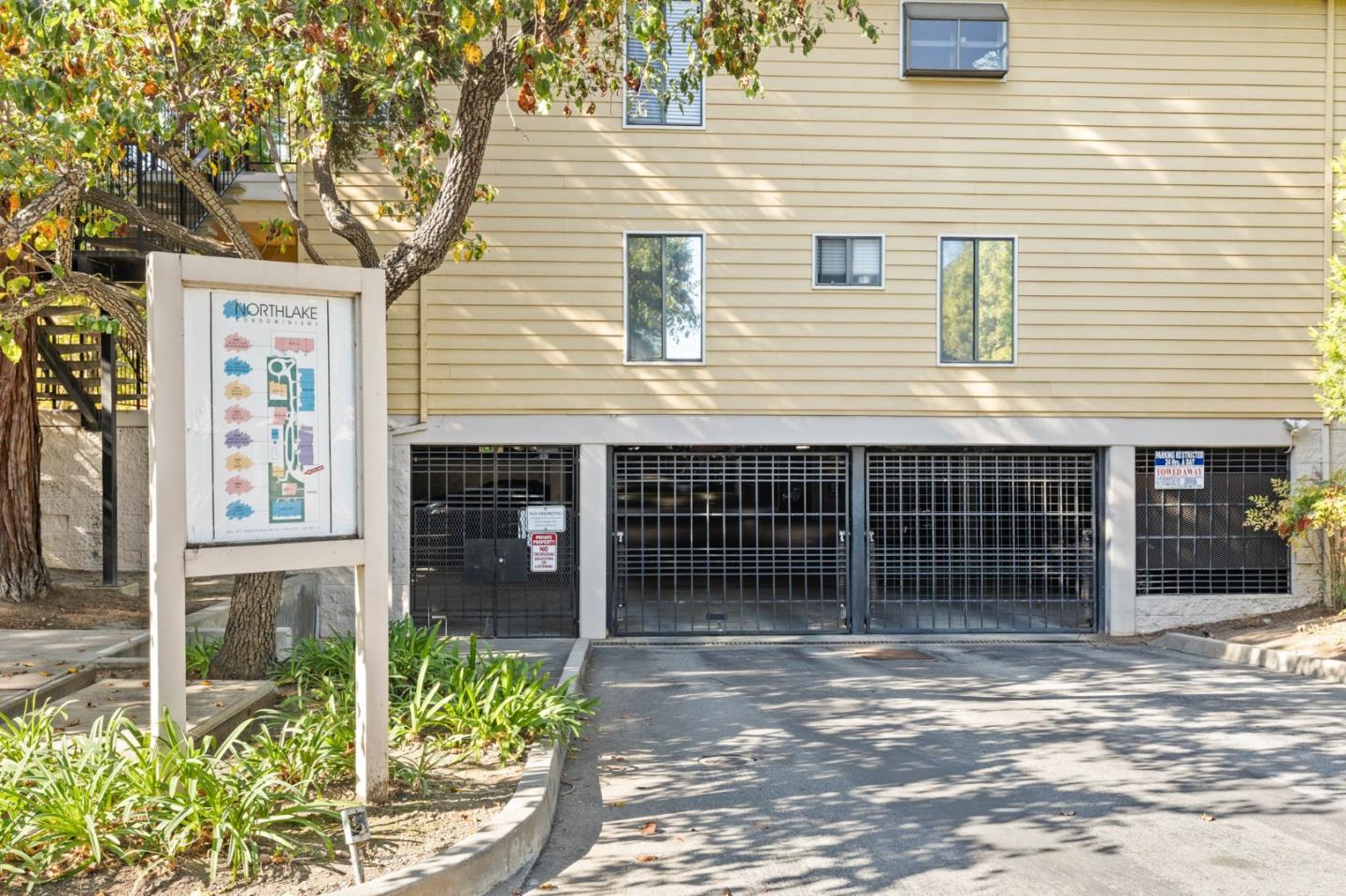 Detail Gallery Image 27 of 29 For 461 Northlake Dr #25,  San Jose,  CA 95117 - 3 Beds | 2/1 Baths