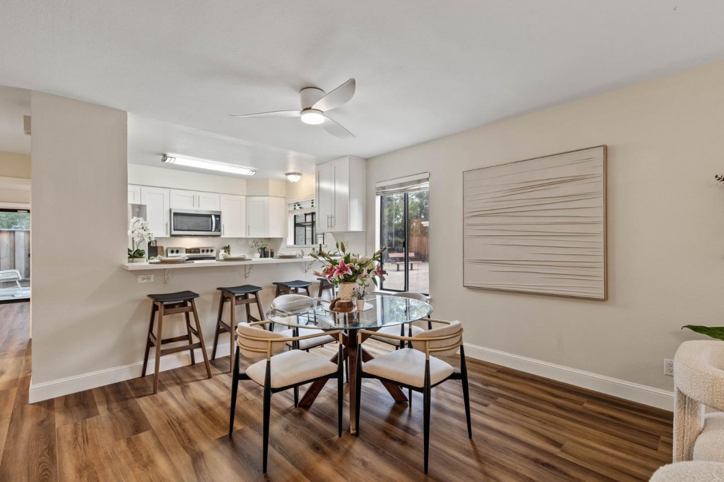 Detail Gallery Image 3 of 29 For 461 Northlake Dr #25,  San Jose,  CA 95117 - 3 Beds | 2/1 Baths