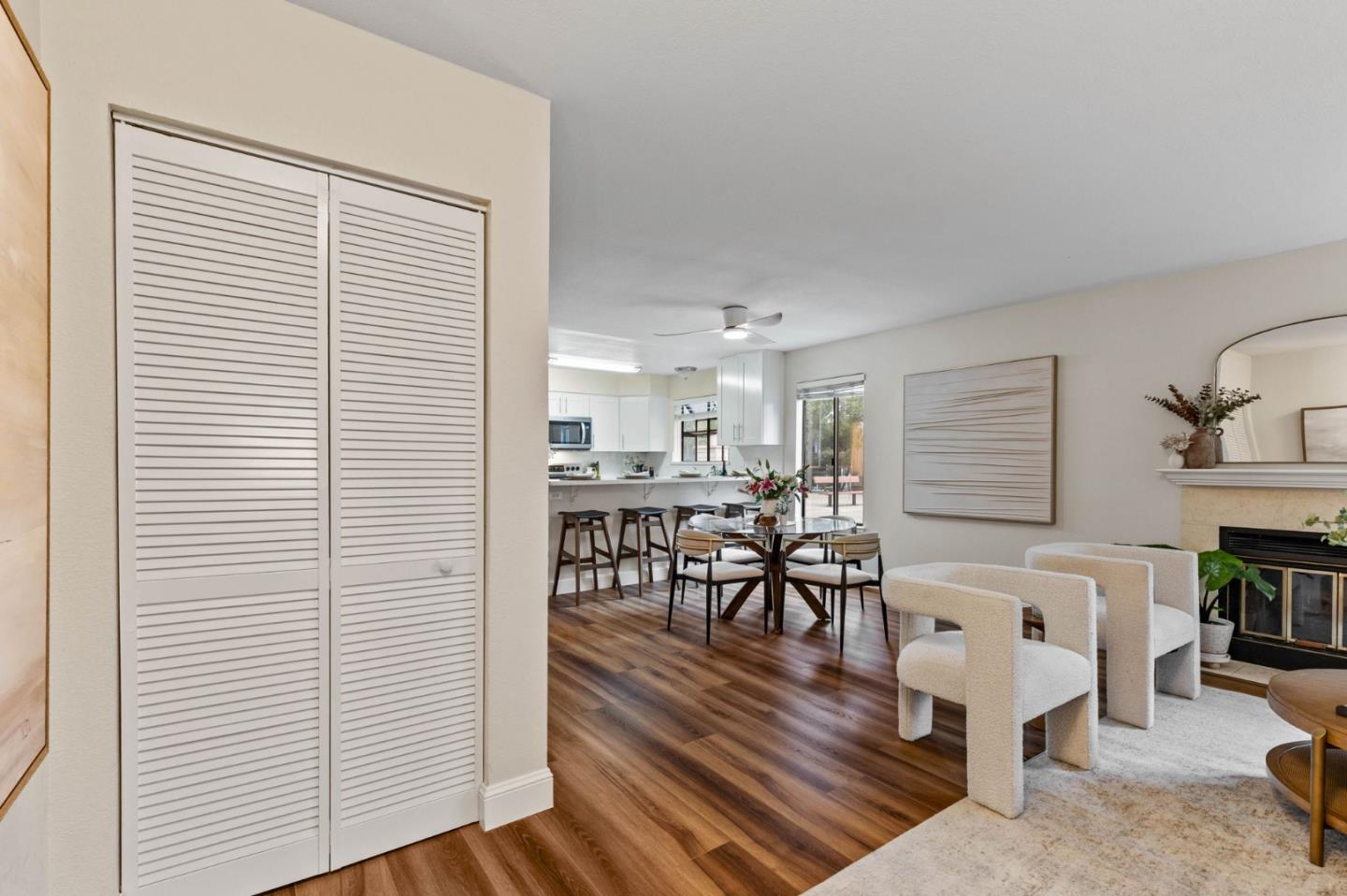 Detail Gallery Image 4 of 29 For 461 Northlake Dr #25,  San Jose,  CA 95117 - 3 Beds | 2/1 Baths