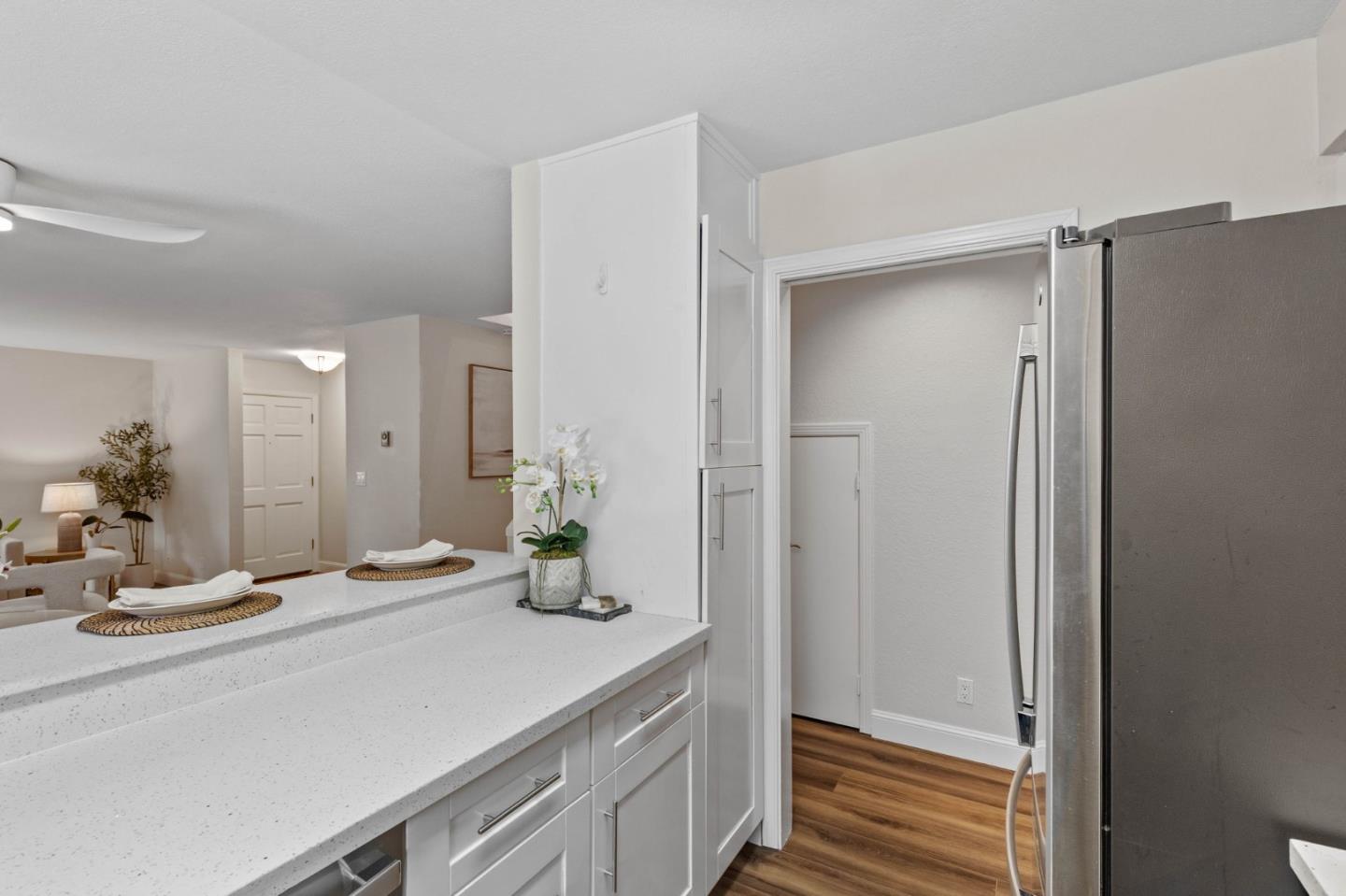 Detail Gallery Image 7 of 29 For 461 Northlake Dr #25,  San Jose,  CA 95117 - 3 Beds | 2/1 Baths