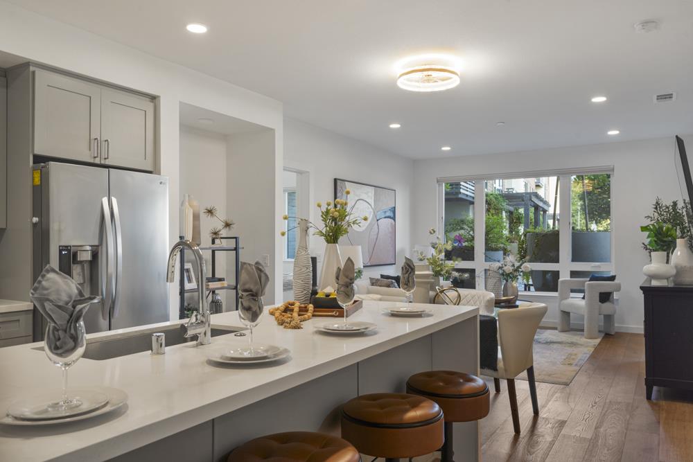 Detail Gallery Image 8 of 48 For 400 El Camino Real #117,  Belmont,  CA 94002 - 3 Beds | 2 Baths