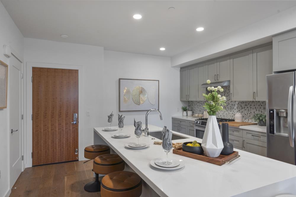 Detail Gallery Image 9 of 48 For 400 El Camino Real #117,  Belmont,  CA 94002 - 3 Beds | 2 Baths