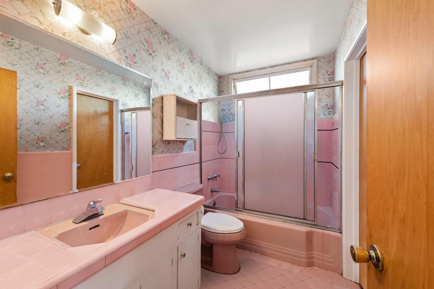 Detail Gallery Image 11 of 29 For 64 Crestview Ave, Daly City,  CA 94015 - 3 Beds | 3 Baths