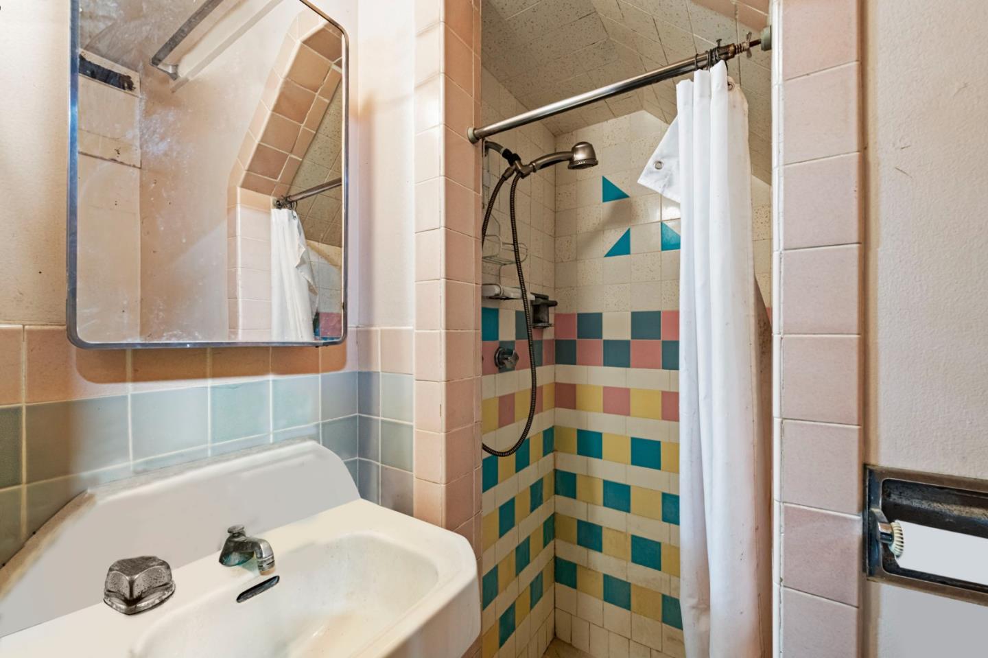 Detail Gallery Image 15 of 29 For 64 Crestview Ave, Daly City,  CA 94015 - 3 Beds | 3 Baths