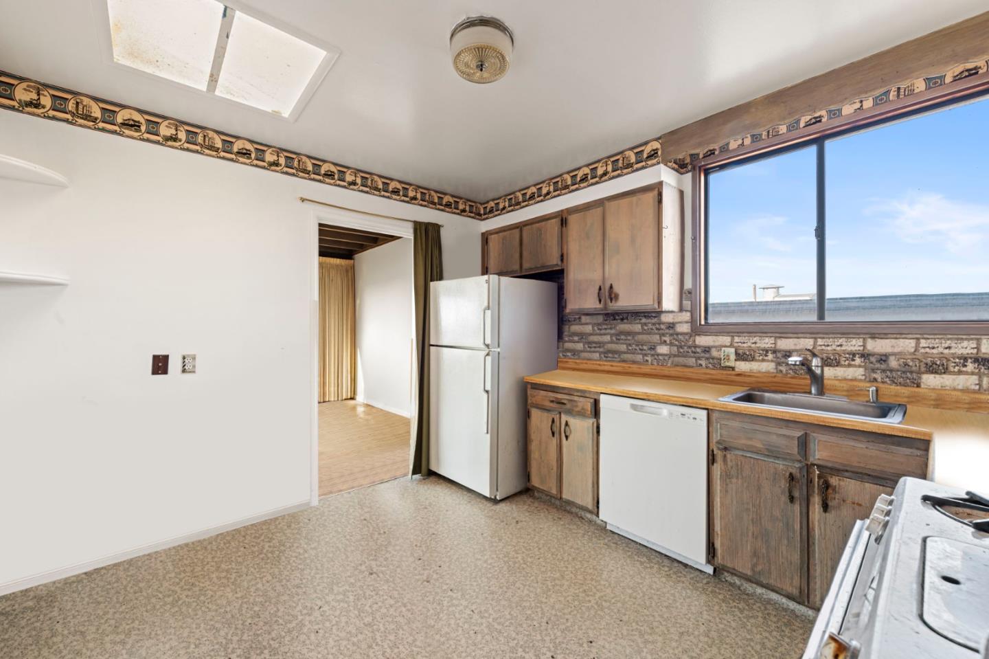 Detail Gallery Image 9 of 29 For 64 Crestview Ave, Daly City,  CA 94015 - 3 Beds | 3 Baths