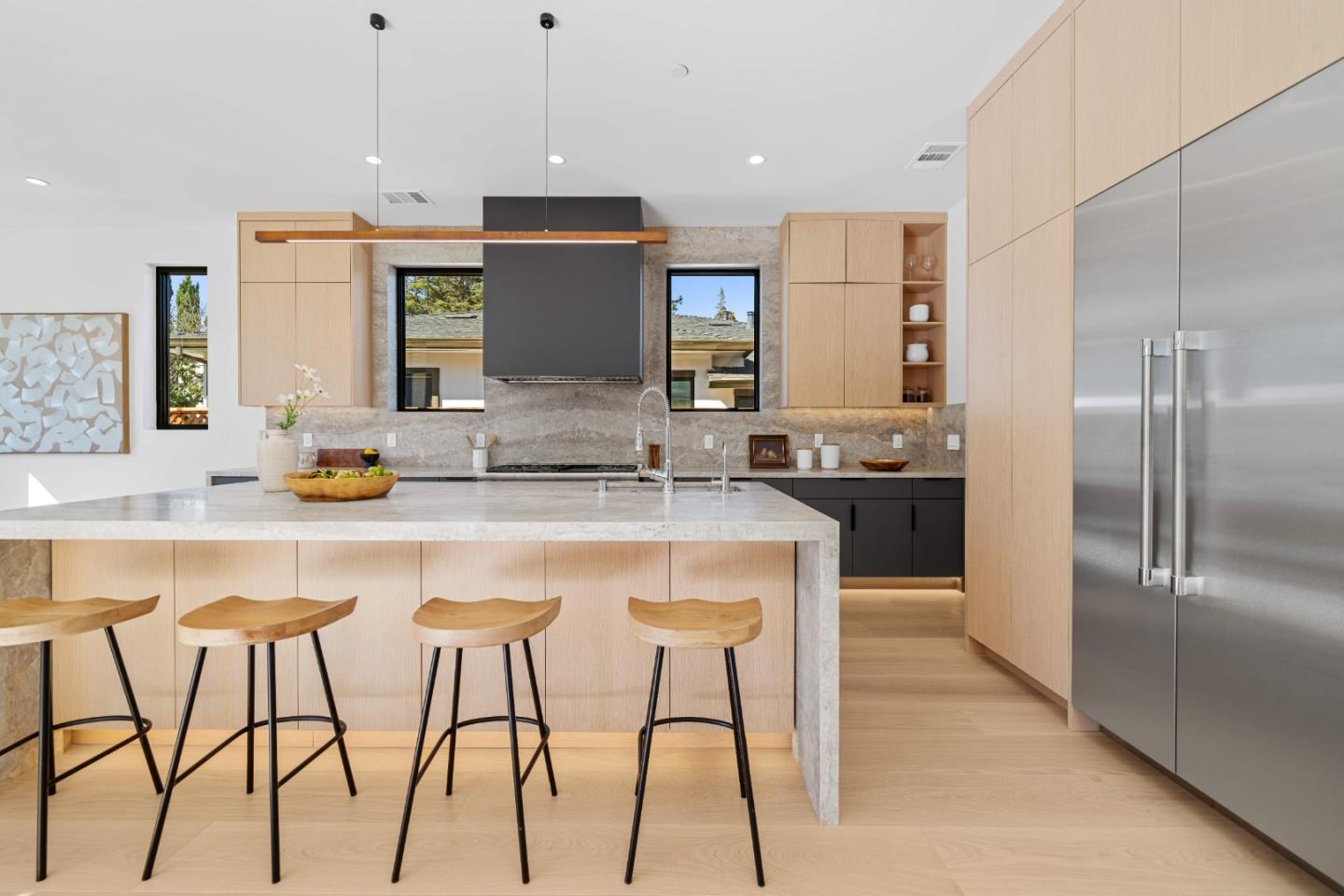 Detail Gallery Image 10 of 60 For 89 Centre St, Mountain View,  CA 94041 - 5 Beds | 4/1 Baths