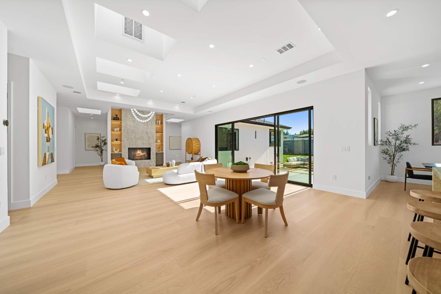 Detail Gallery Image 15 of 60 For 89 Centre St, Mountain View,  CA 94041 - 5 Beds | 4/1 Baths