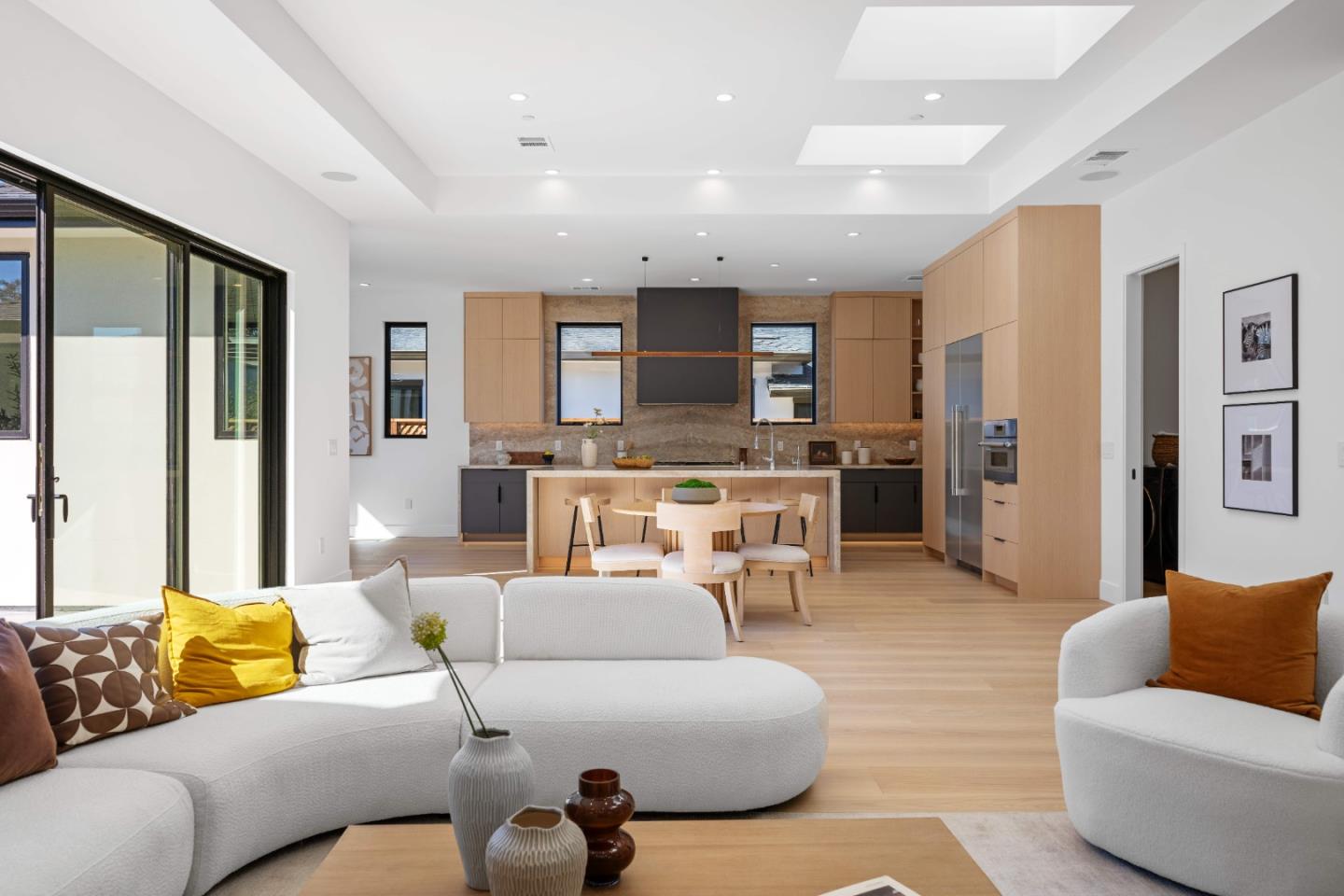 Detail Gallery Image 19 of 60 For 89 Centre St, Mountain View,  CA 94041 - 5 Beds | 4/1 Baths