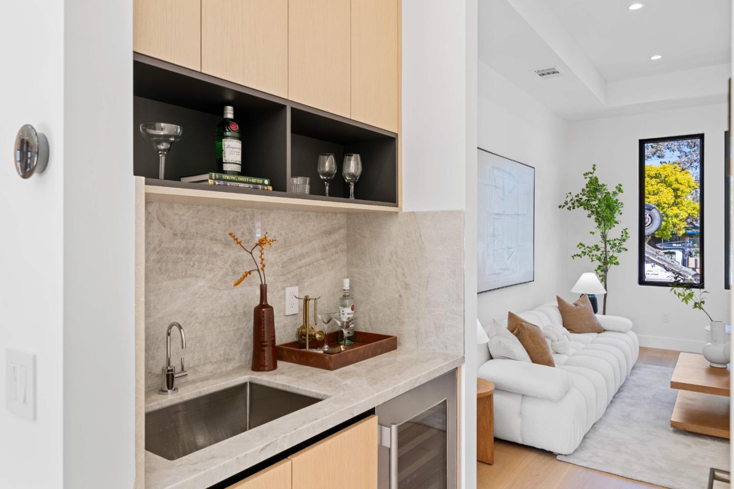 Detail Gallery Image 20 of 60 For 89 Centre St, Mountain View,  CA 94041 - 5 Beds | 4/1 Baths