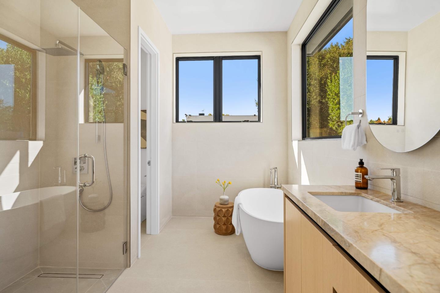 Detail Gallery Image 34 of 60 For 89 Centre St, Mountain View,  CA 94041 - 5 Beds | 4/1 Baths