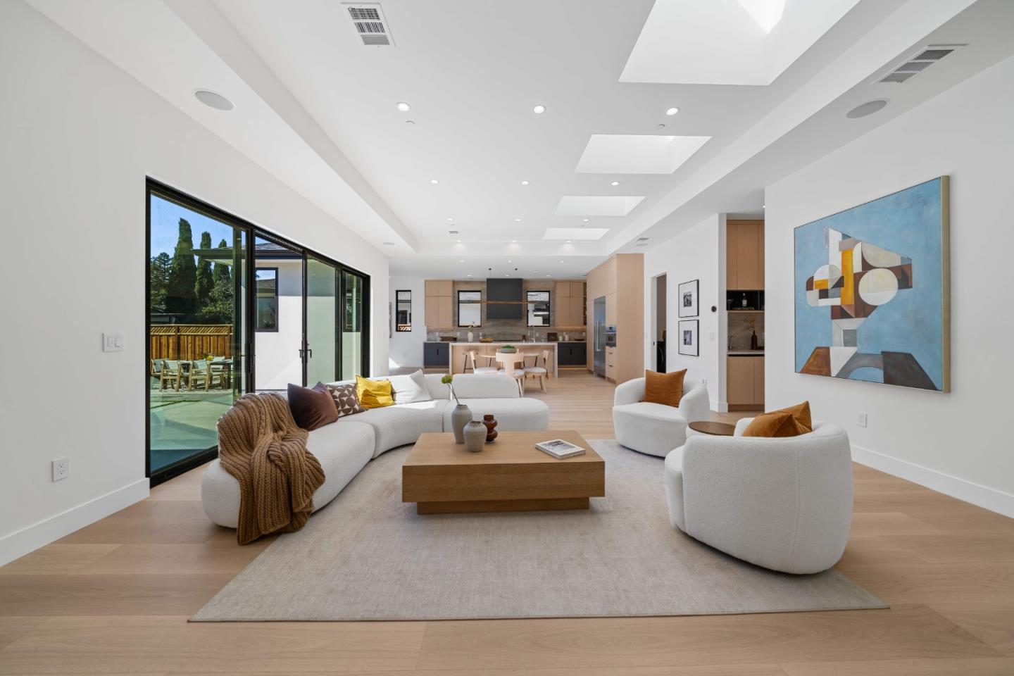 Detail Gallery Image 4 of 60 For 89 Centre St, Mountain View,  CA 94041 - 5 Beds | 4/1 Baths