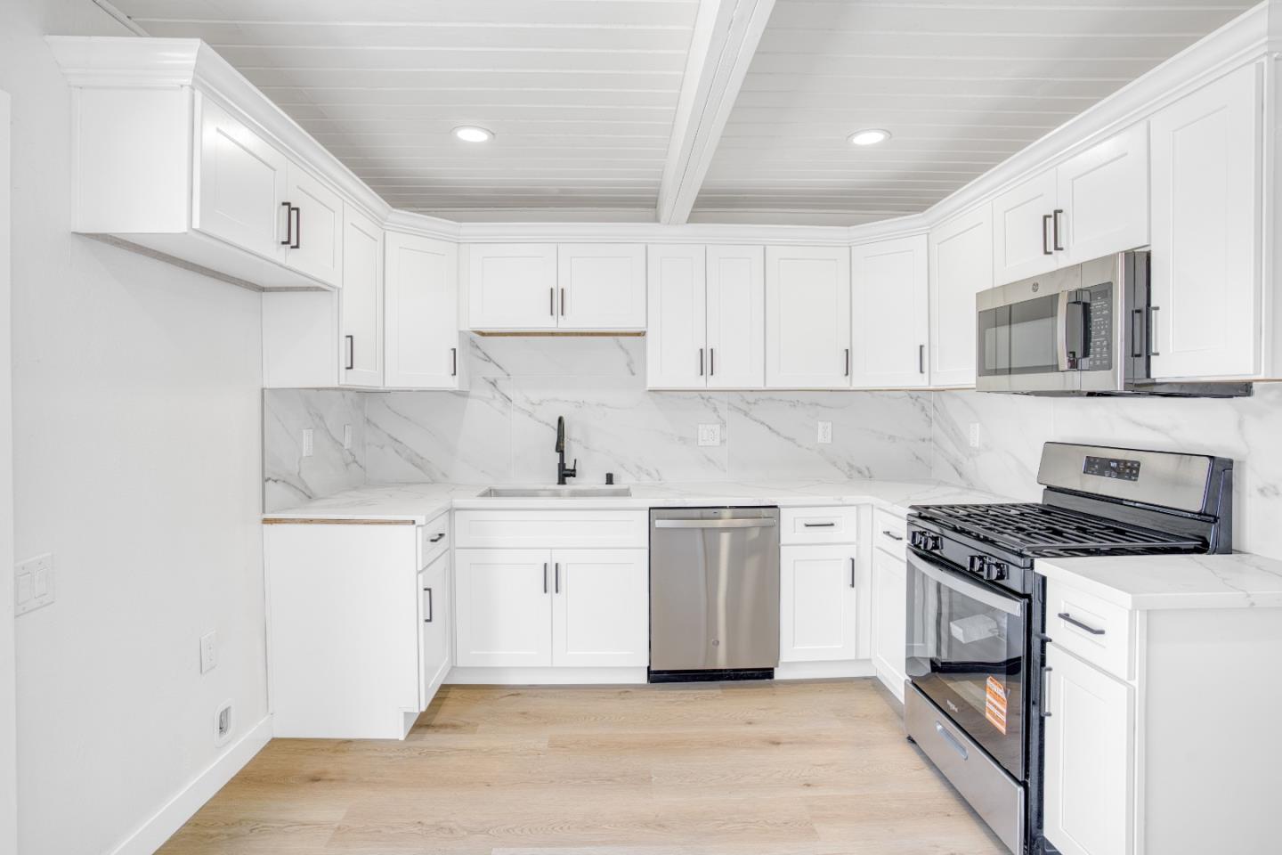 Detail Gallery Image 10 of 25 For 1339 Lettia Rd, San Pablo,  CA 94806 - 3 Beds | 1 Baths