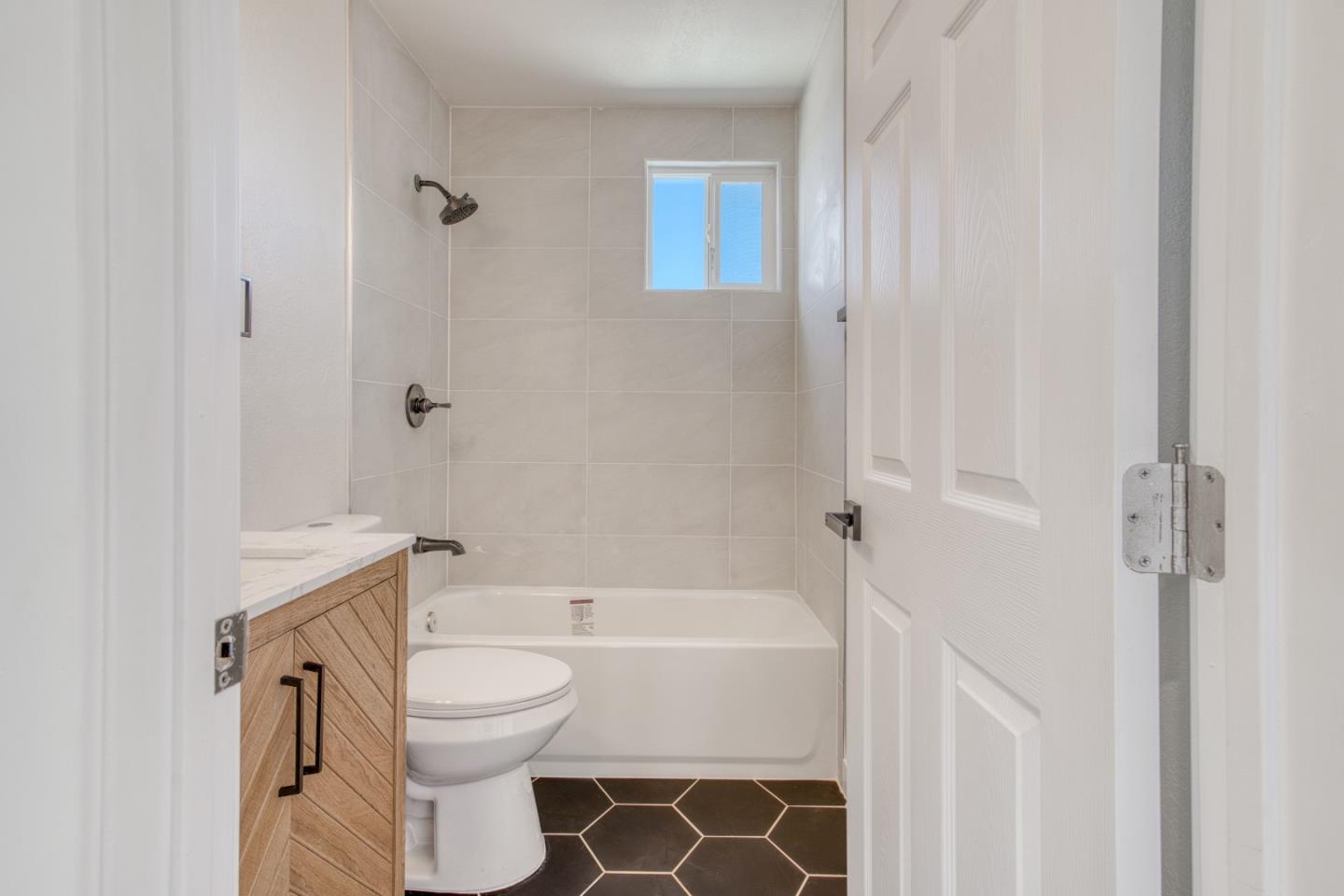 Detail Gallery Image 17 of 25 For 1339 Lettia Rd, San Pablo,  CA 94806 - 3 Beds | 1 Baths