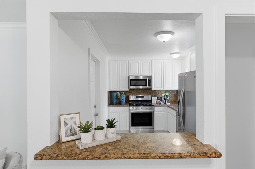 Detail Gallery Image 12 of 84 For 1183 Saratoga Ave, East Palo Alto,  CA 94303 - 4 Beds | 2 Baths