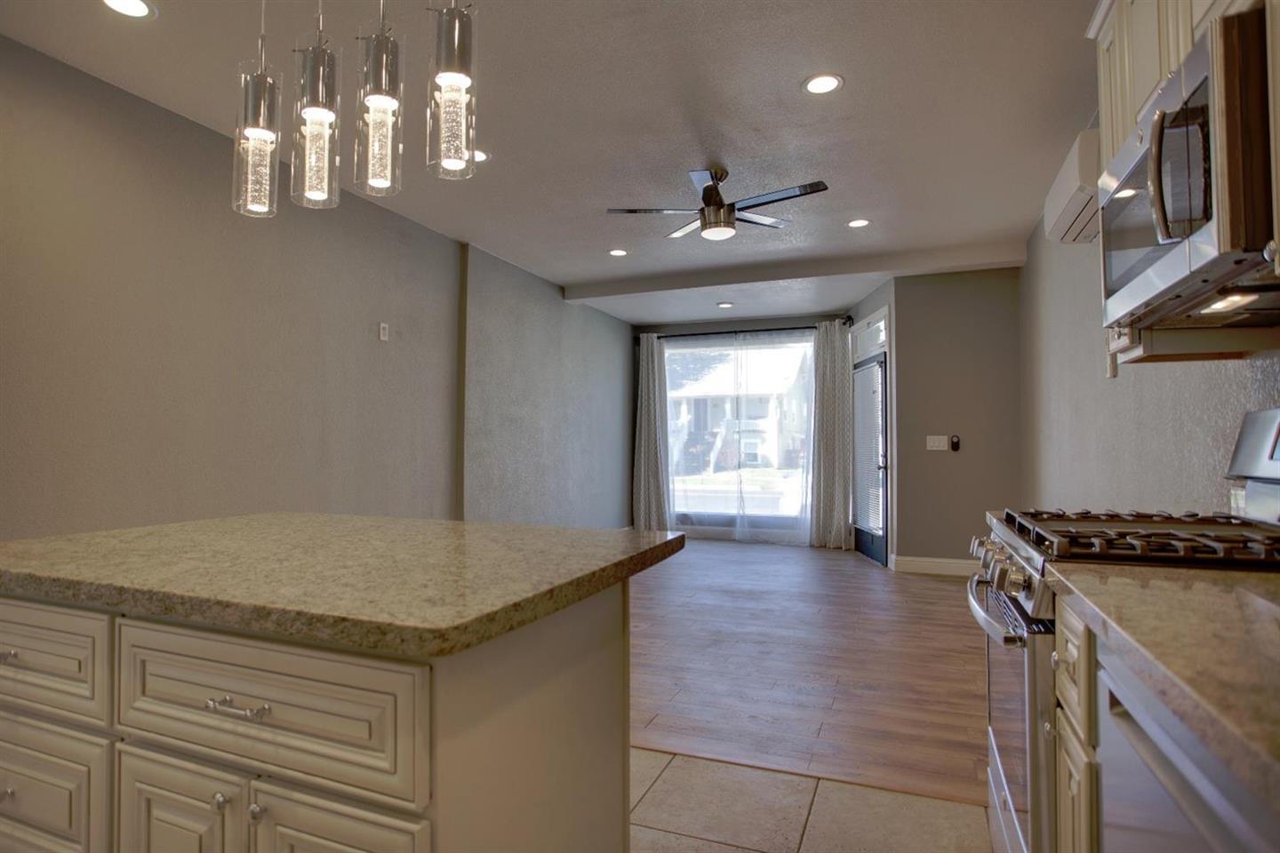 Detail Gallery Image 8 of 33 For 3012 4th Ave, Sacramento,  CA 95817 - – Beds | – Baths