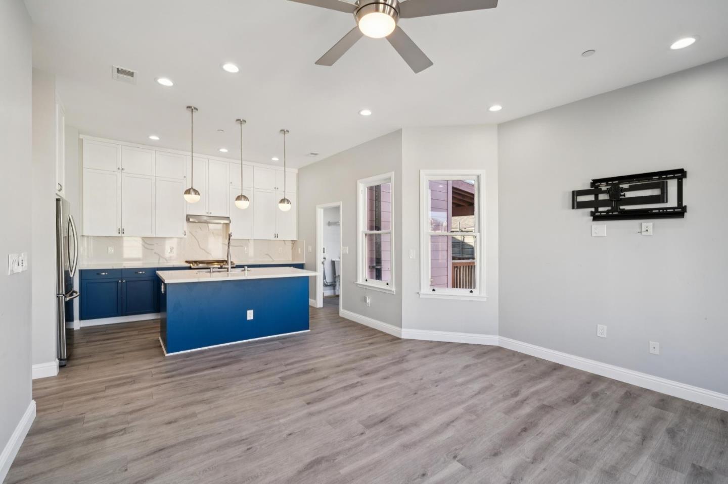 Detail Gallery Image 12 of 41 For 3002 26th St, San Francisco,  CA 94110 - 3 Beds | 2 Baths