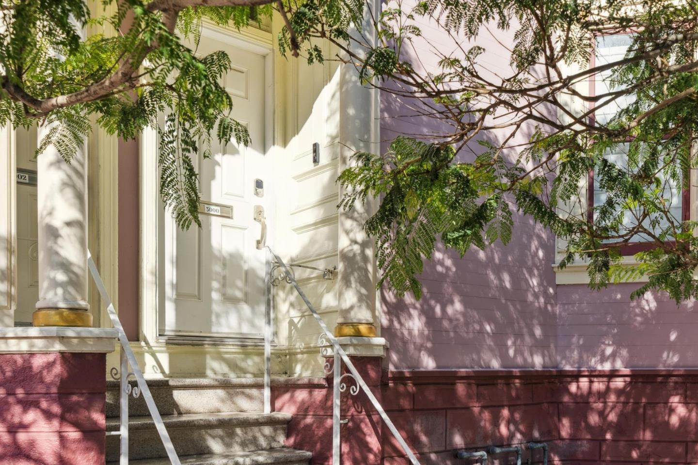 Detail Gallery Image 4 of 37 For 3004 26th St, San Francisco,  CA 94110 - 3 Beds | 2 Baths