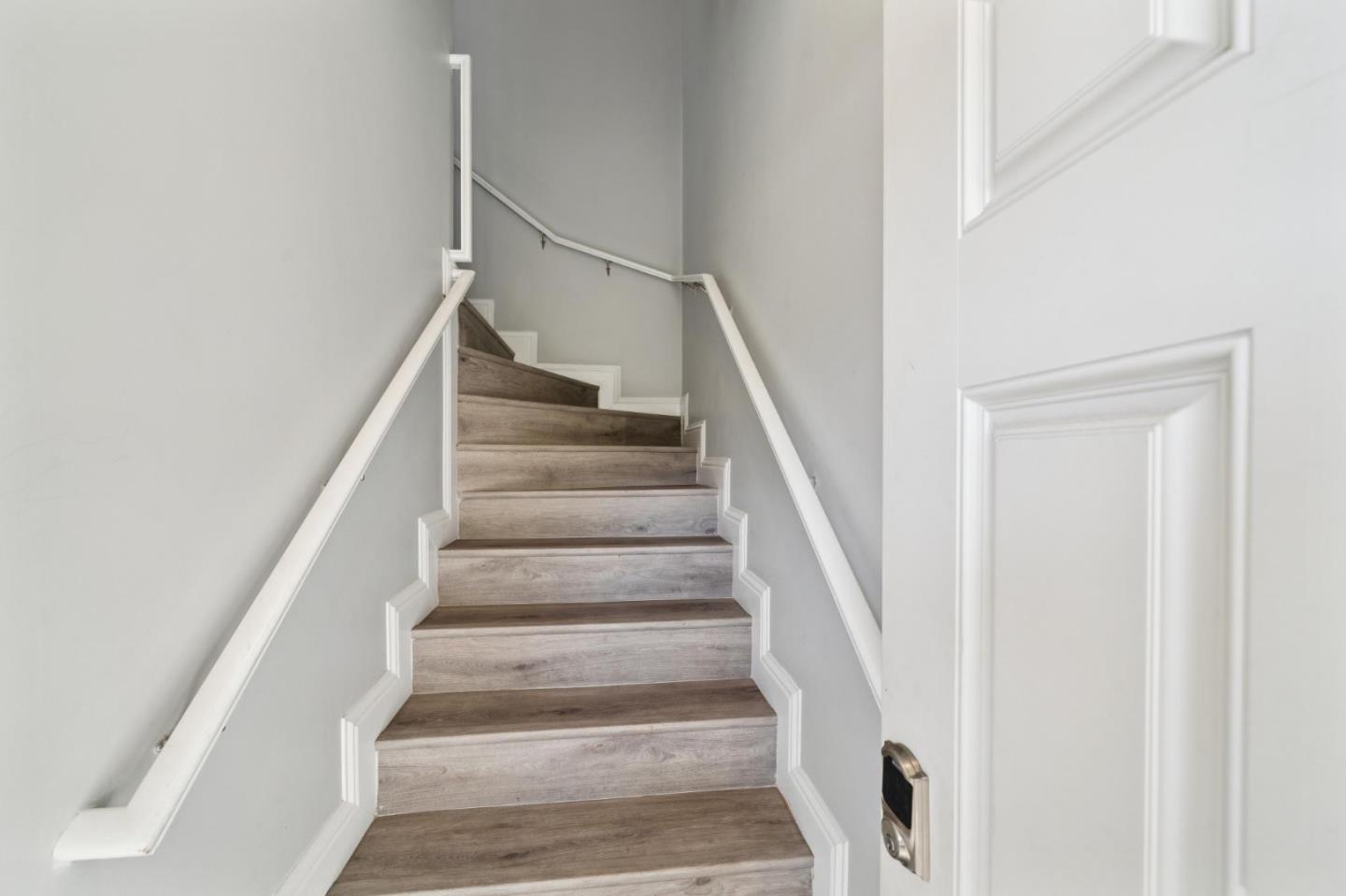 Detail Gallery Image 6 of 37 For 3004 26th St, San Francisco,  CA 94110 - 3 Beds | 2 Baths