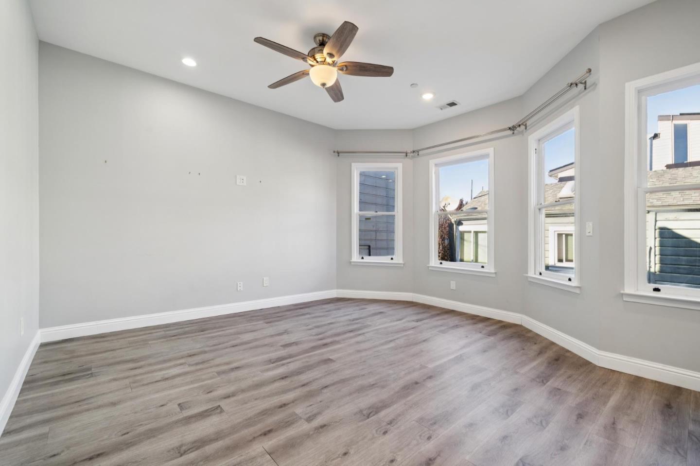 Detail Gallery Image 8 of 37 For 3004 26th St, San Francisco,  CA 94110 - 3 Beds | 2 Baths