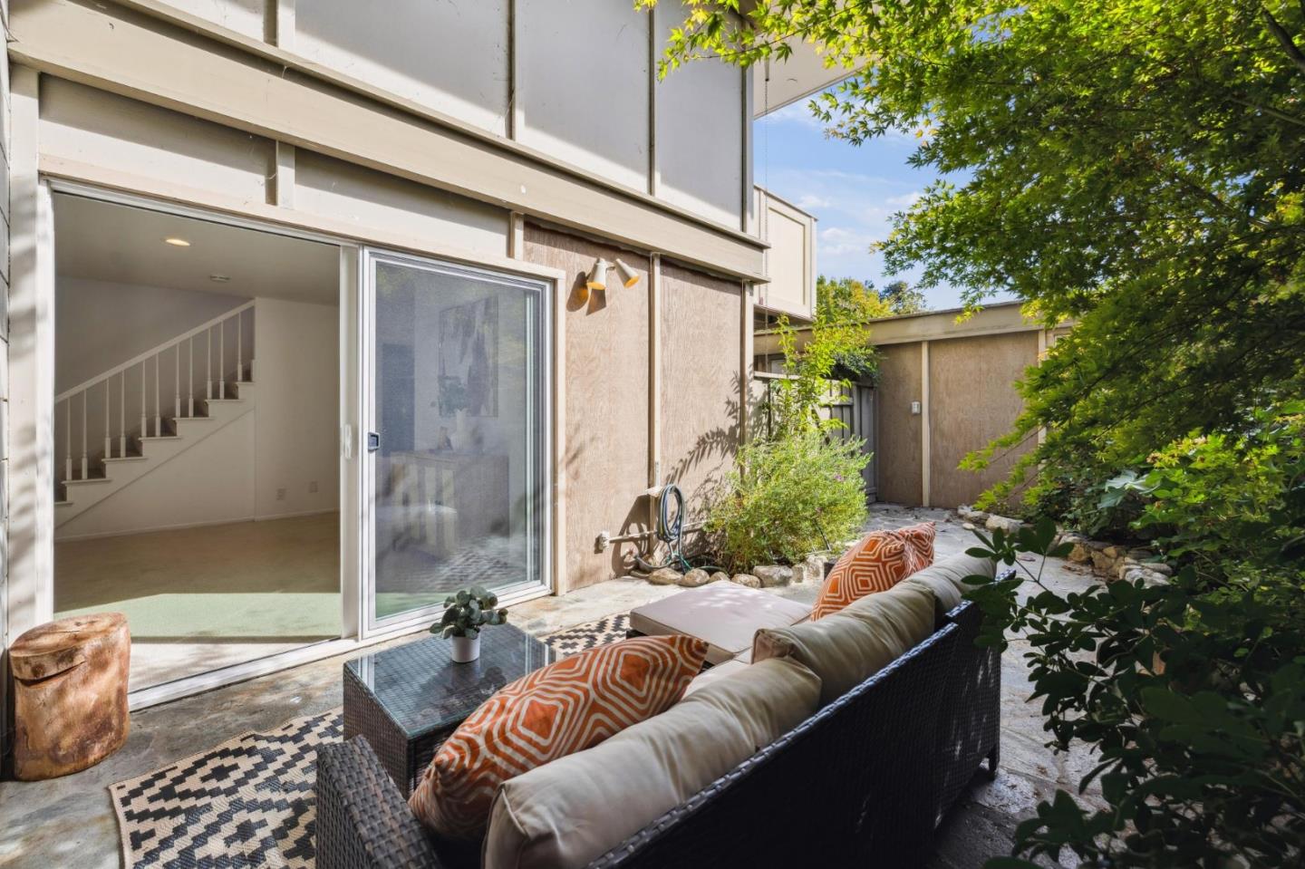 Detail Gallery Image 11 of 51 For 64 Los Altos Sq, Los Altos,  CA 94022 - 2 Beds | 2/1 Baths