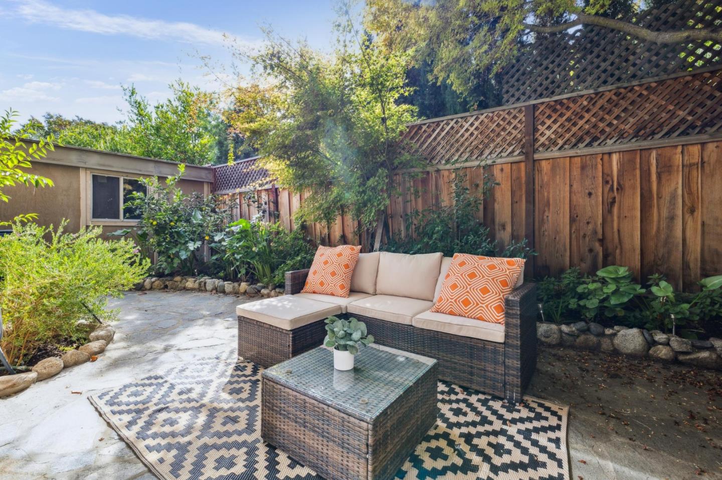 Detail Gallery Image 12 of 51 For 64 Los Altos Sq, Los Altos,  CA 94022 - 2 Beds | 2/1 Baths